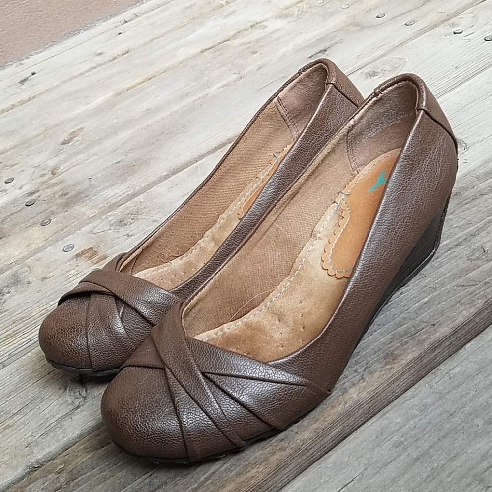 Yuu wedge heels faux leather Size 7